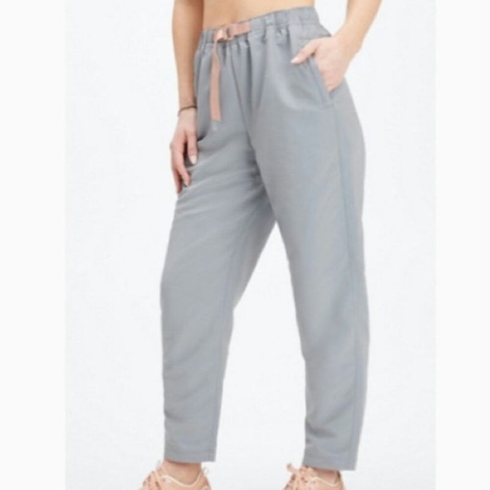 NWT Fabletics Wander Hike Pants Rain Cloud Pink Tint Belt Elastic Waist Size 2XL